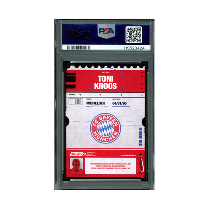Toni Kroos 2024-25 Topps FC Bayern Team Set Travel Titans Orange /25 PSA 9