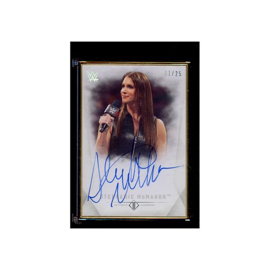 Stephanie McMahon 2019 Topps Transcendent Collection Gold Frame Auto /25